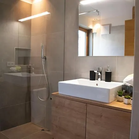 Apartment Sonnlicht Falzes